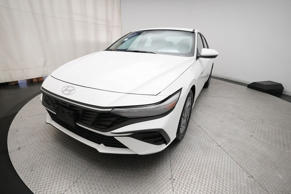 2024 Hyundai Elantra SEL - Photo 12