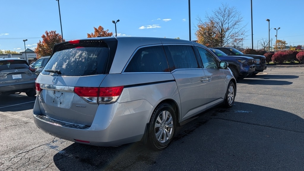 Used 2016 Honda Odyssey SE Van Passenger Van