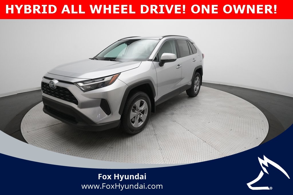2022 Toyota RAV4 XLE's photo