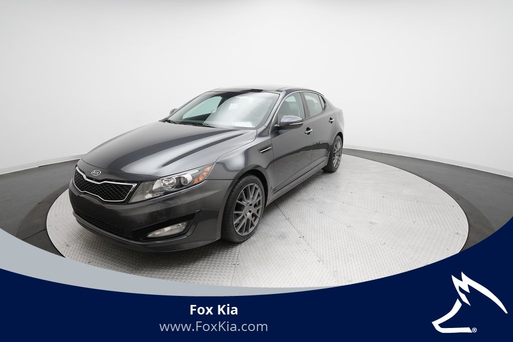 2011 Kia Optima SX's photo