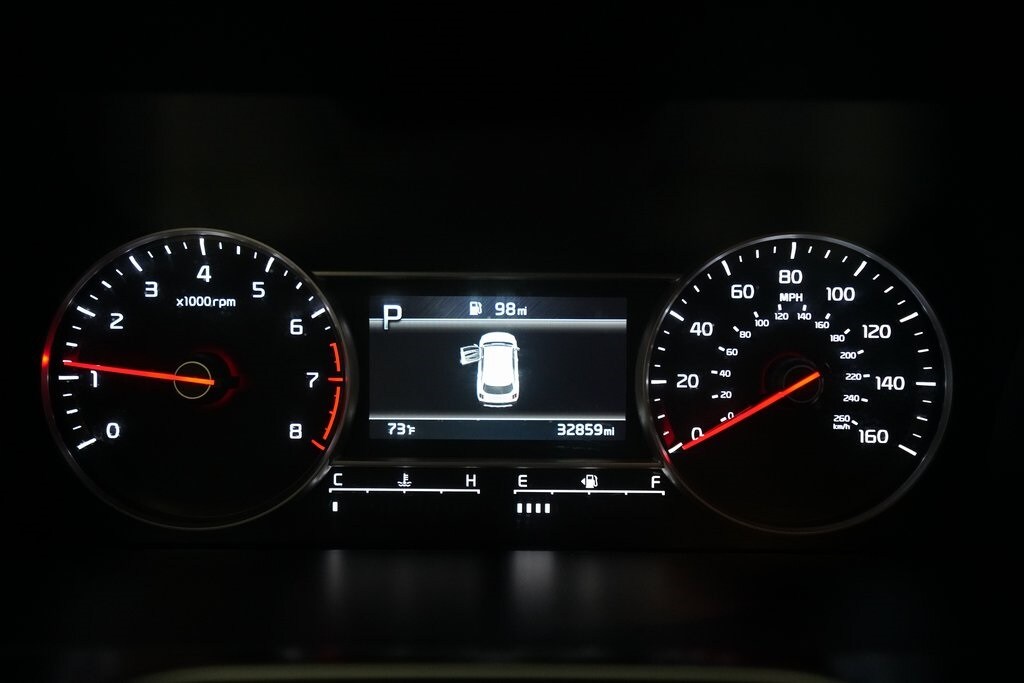 2022 Kia Sorento LX photo 2