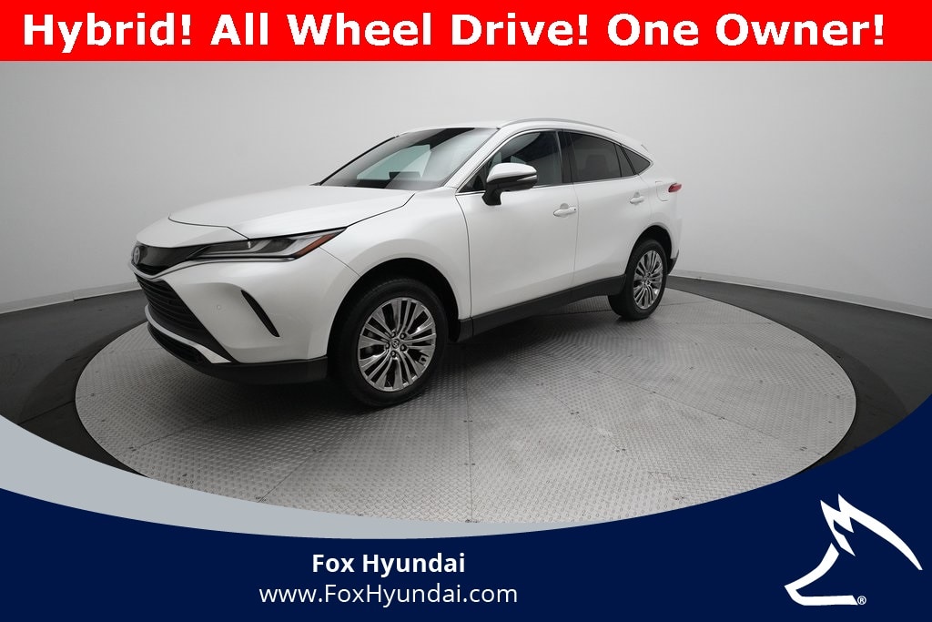 2024 Toyota Venza XLE's photo