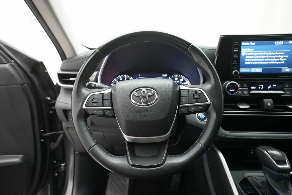 Used 2022 Toyota Highlander XLE SUV