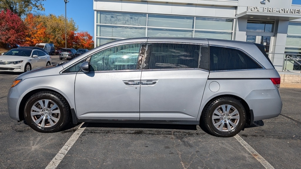 Used 2016 Honda Odyssey SE with VIN 5FNRL5H3XGB145973 for sale in Kentwood, MI