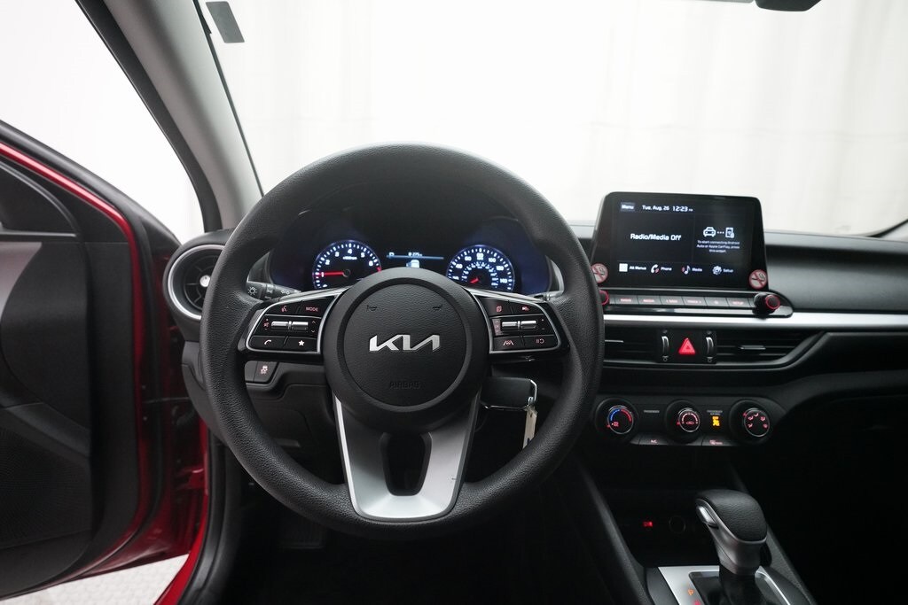 2023 Kia Forte LXS photo 3