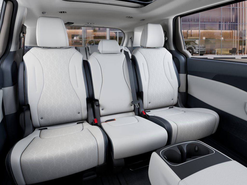 2026 Kia Carnival SX - Photo 16