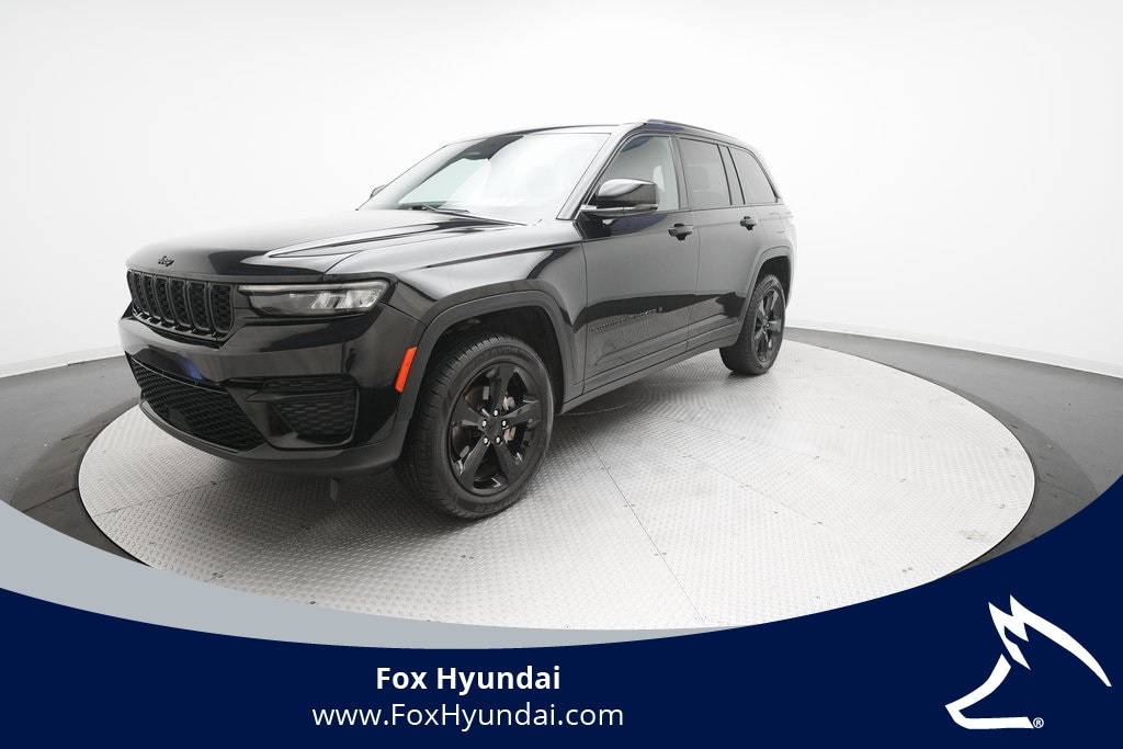 2022 Jeep Grand Cherokee Altitude's photo