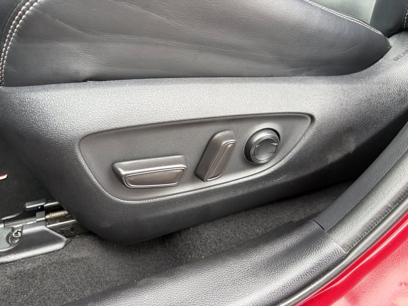 2020 Toyota RAV4 Limited - Photo 13
