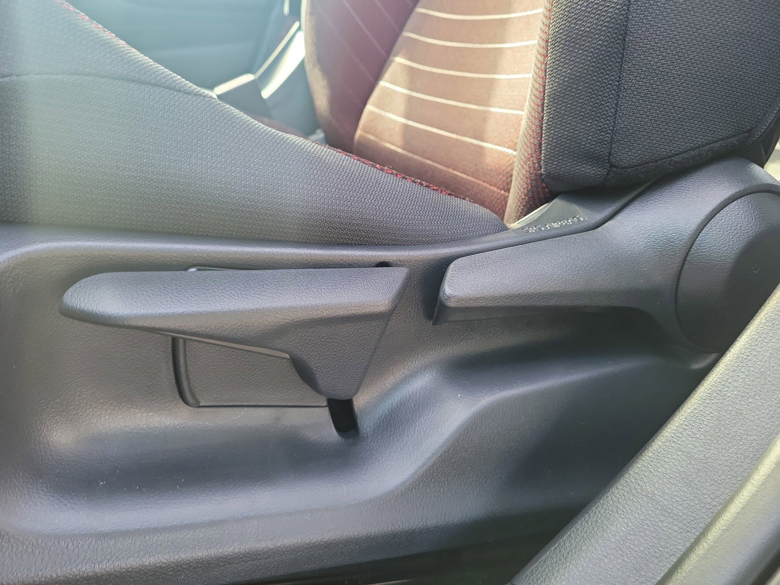 2026 Toyota Corolla SE - Photo 15