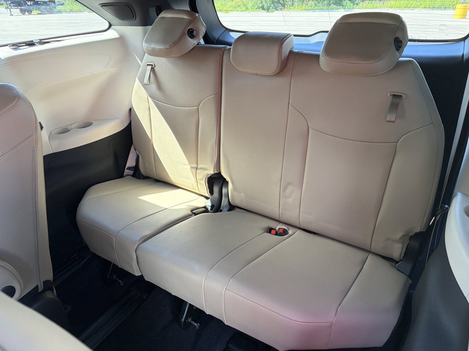 2023 Toyota Sienna Limited - Photo 10