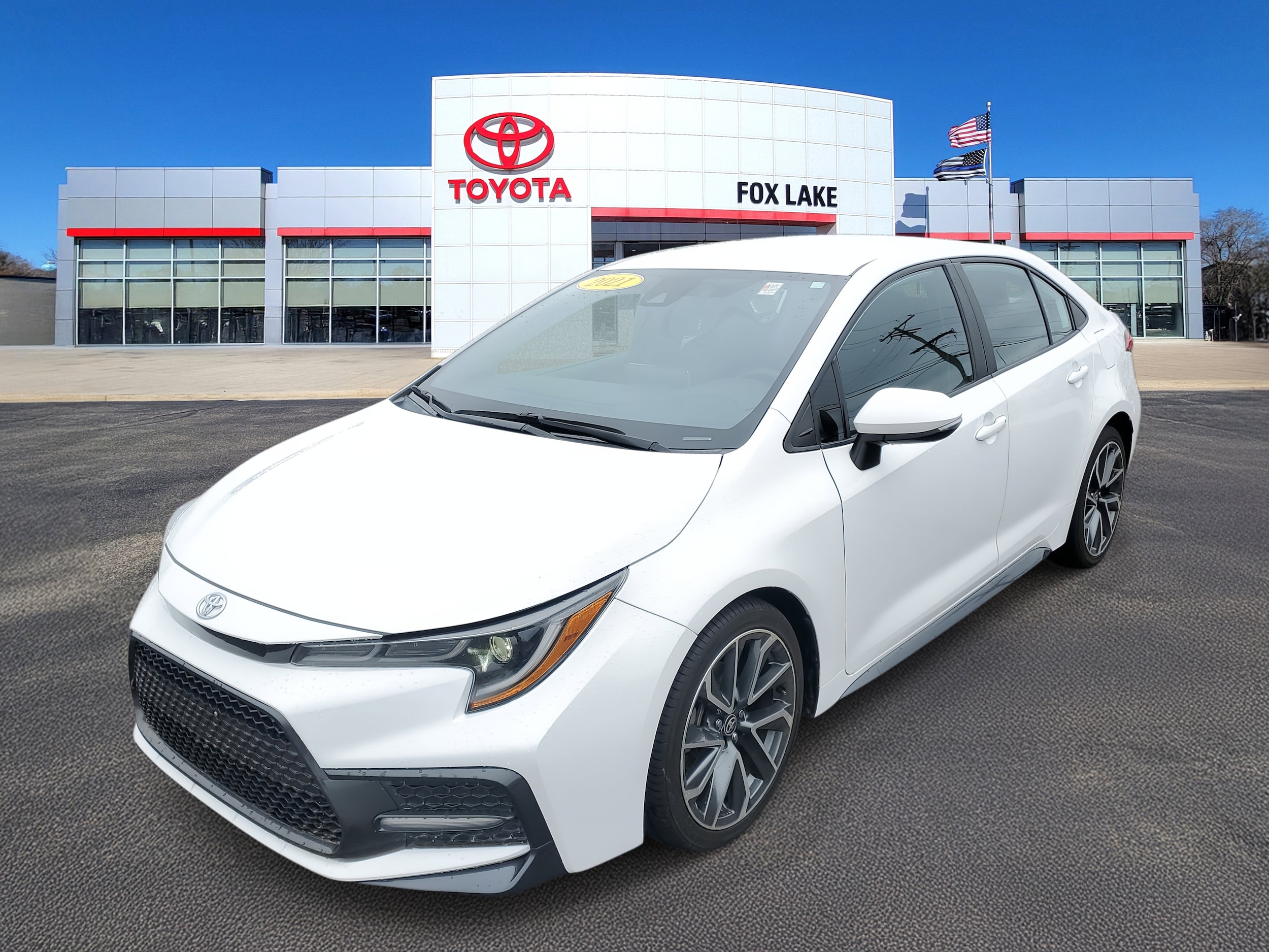 Used 2021 Toyota Corolla SE with VIN 5YFS4MCE5MP064512 for sale in Fox Lake, IL