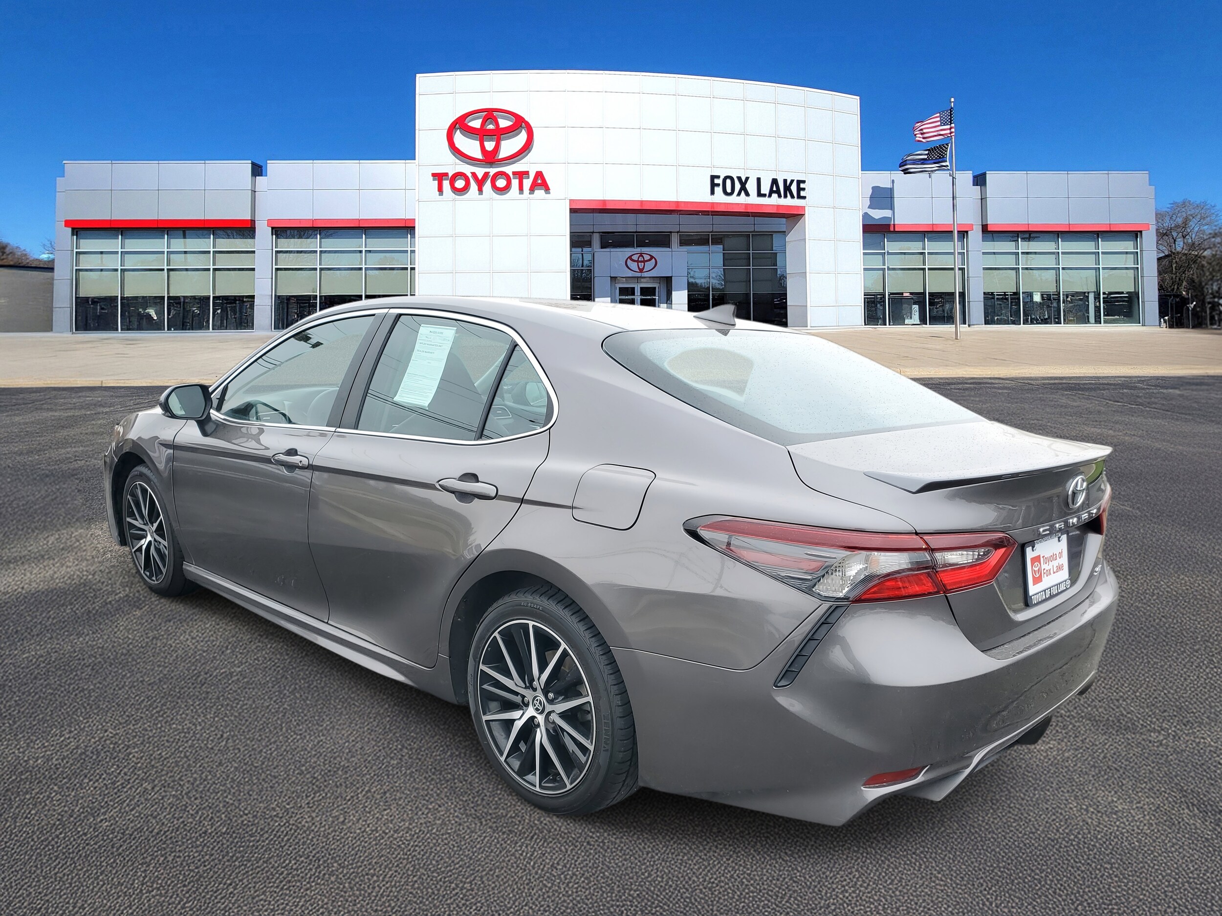 2023 Toyota Camry SE photo 4