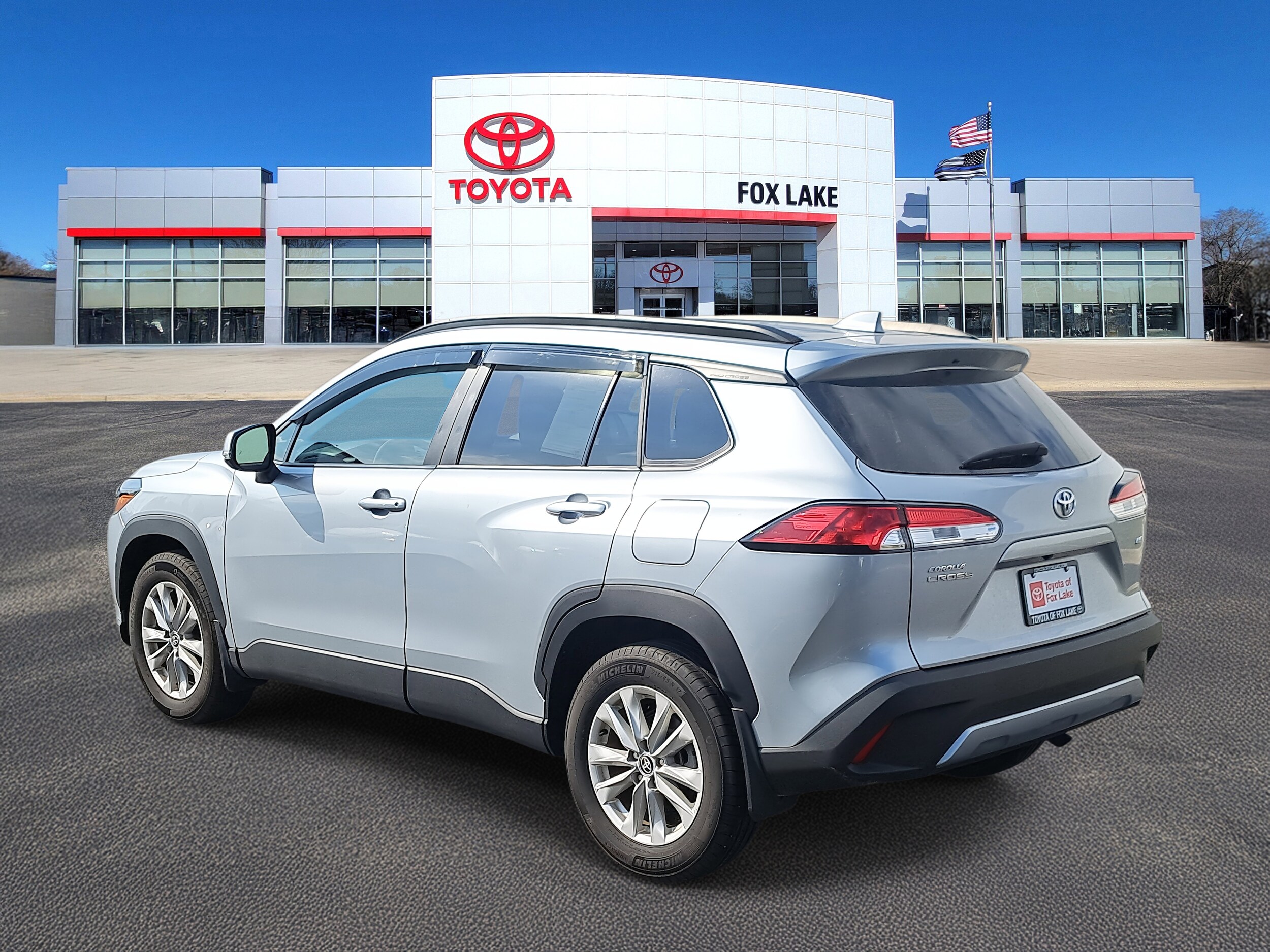 2023 Toyota Corolla Cross LE photo 3