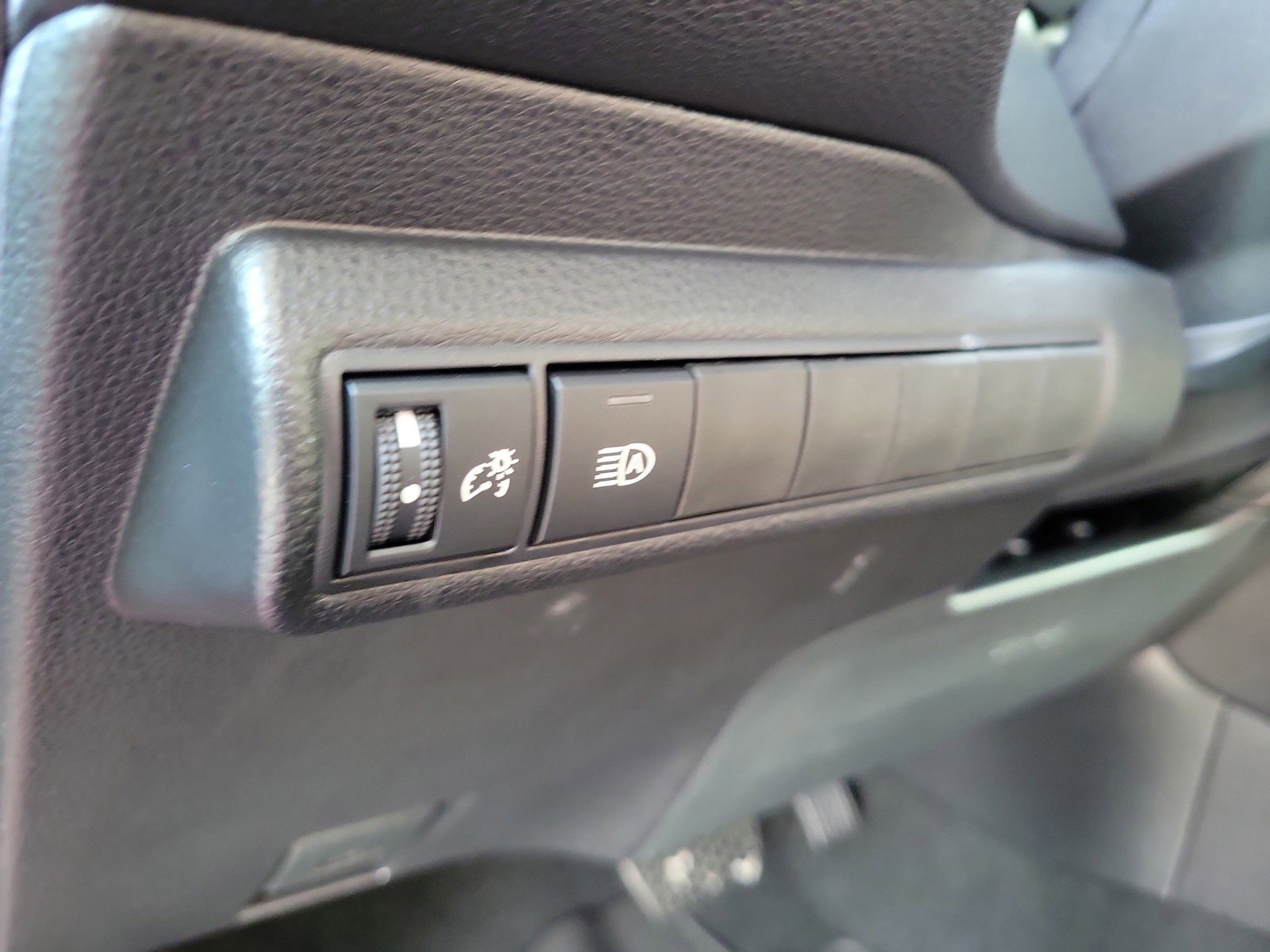 2026 Toyota Corolla SE - Photo 17