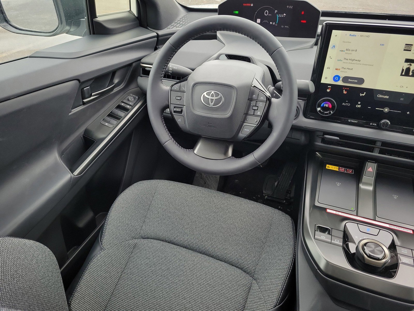 2026 Toyota bZ XLE - Photo 15