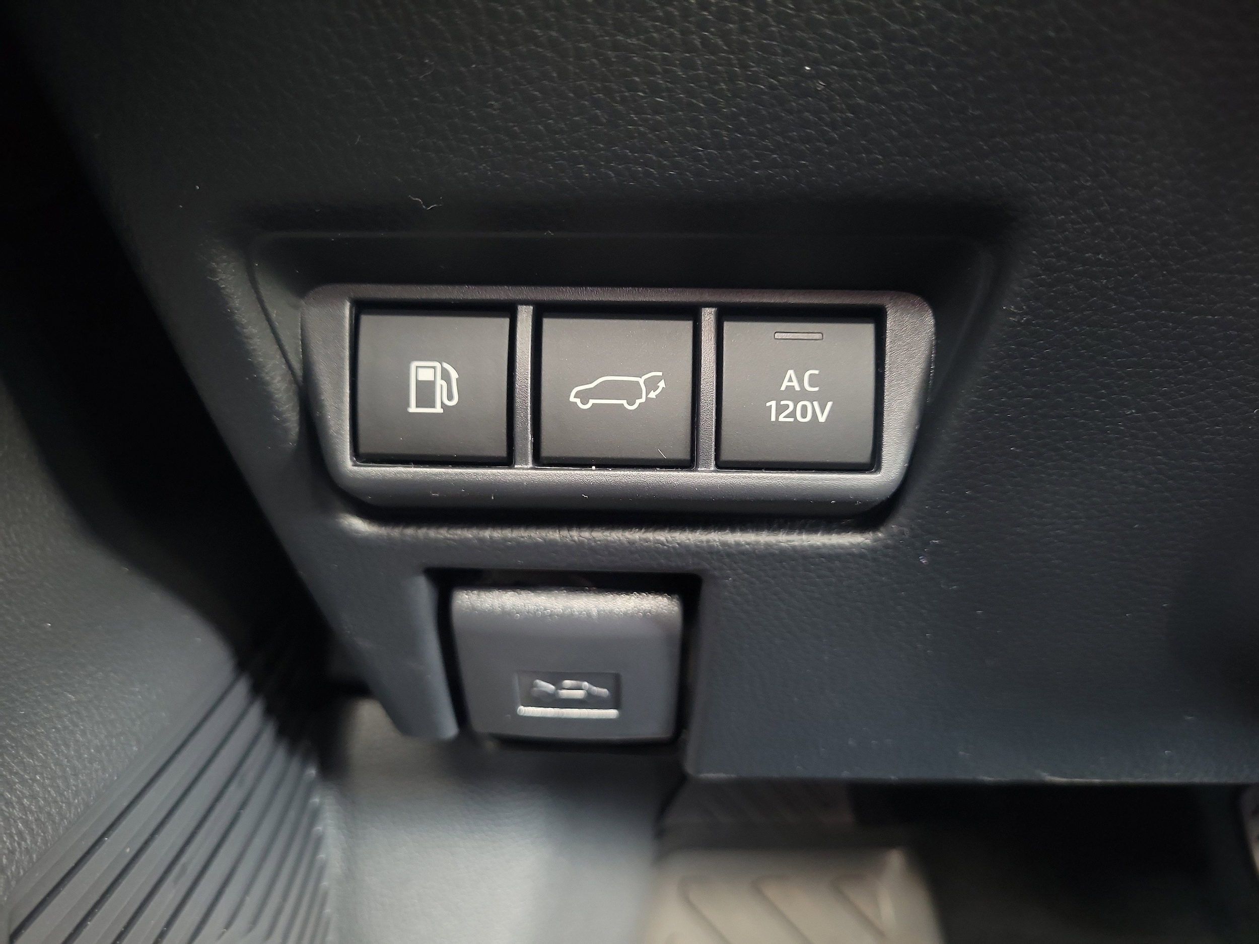 2026 Toyota Prius Plug-in Hybrid XSE Premium - Photo 21