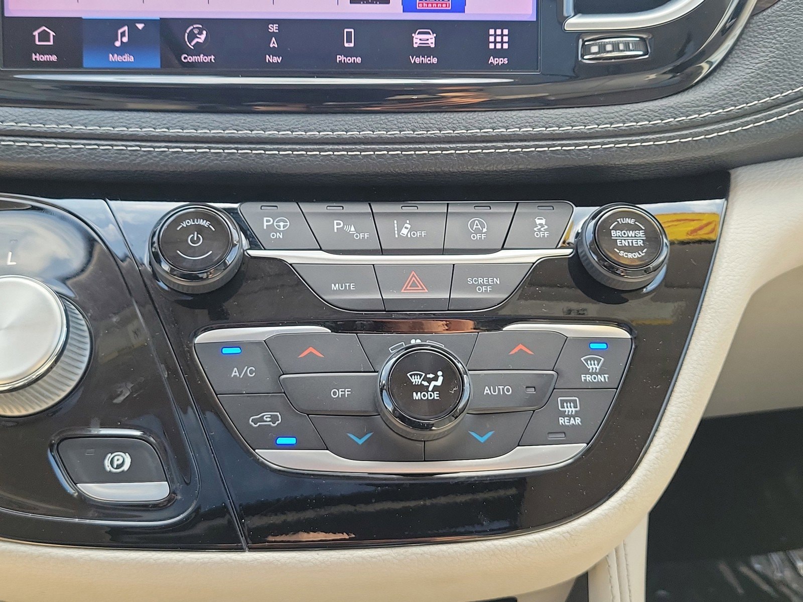 2021 Chrysler Pacifica Limited - Photo 34