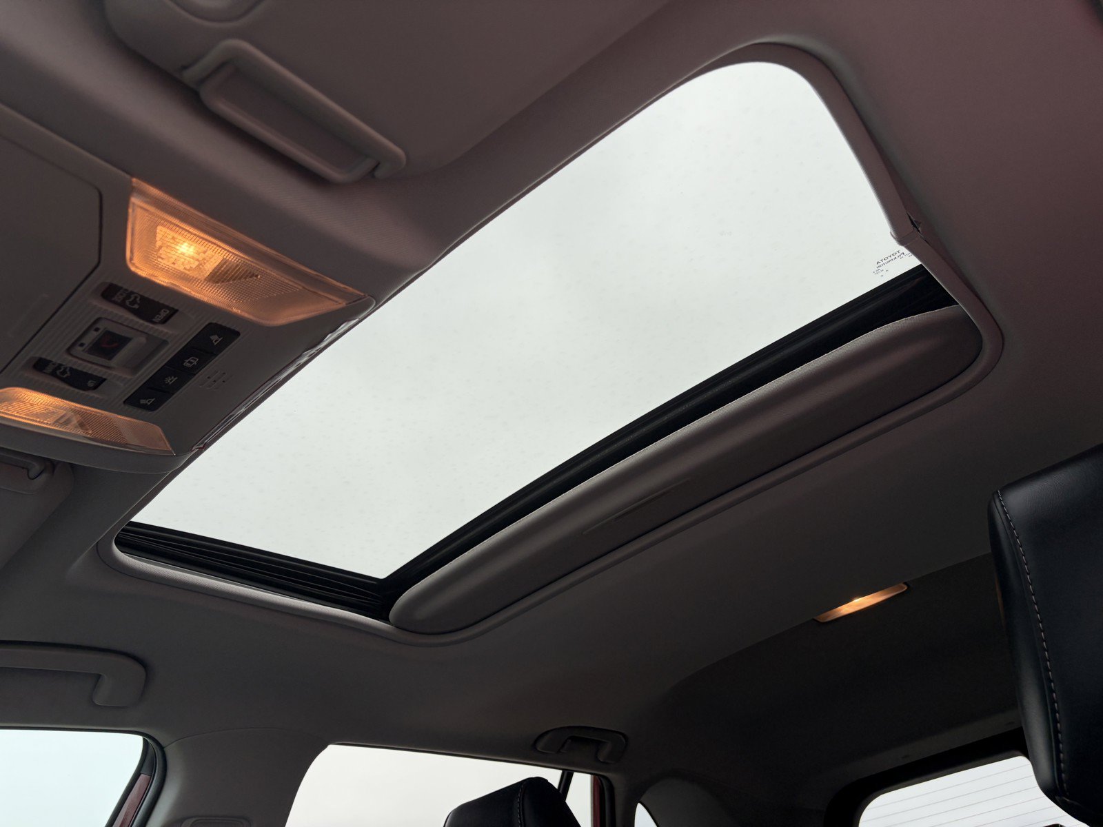 2020 Toyota RAV4 Limited - Photo 28