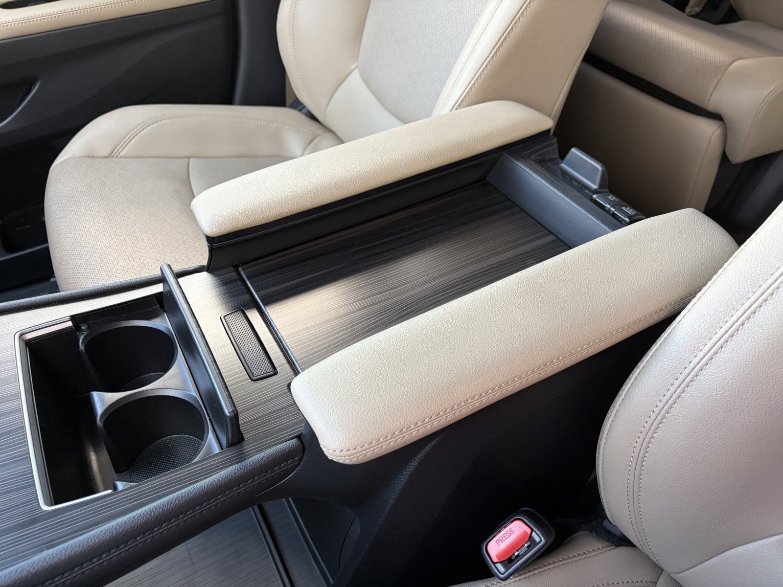 2023 Toyota Sienna Limited - Photo 22