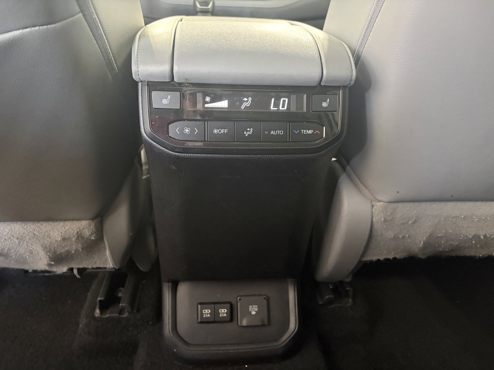 2021 Toyota Highlander Platinum - Photo 32