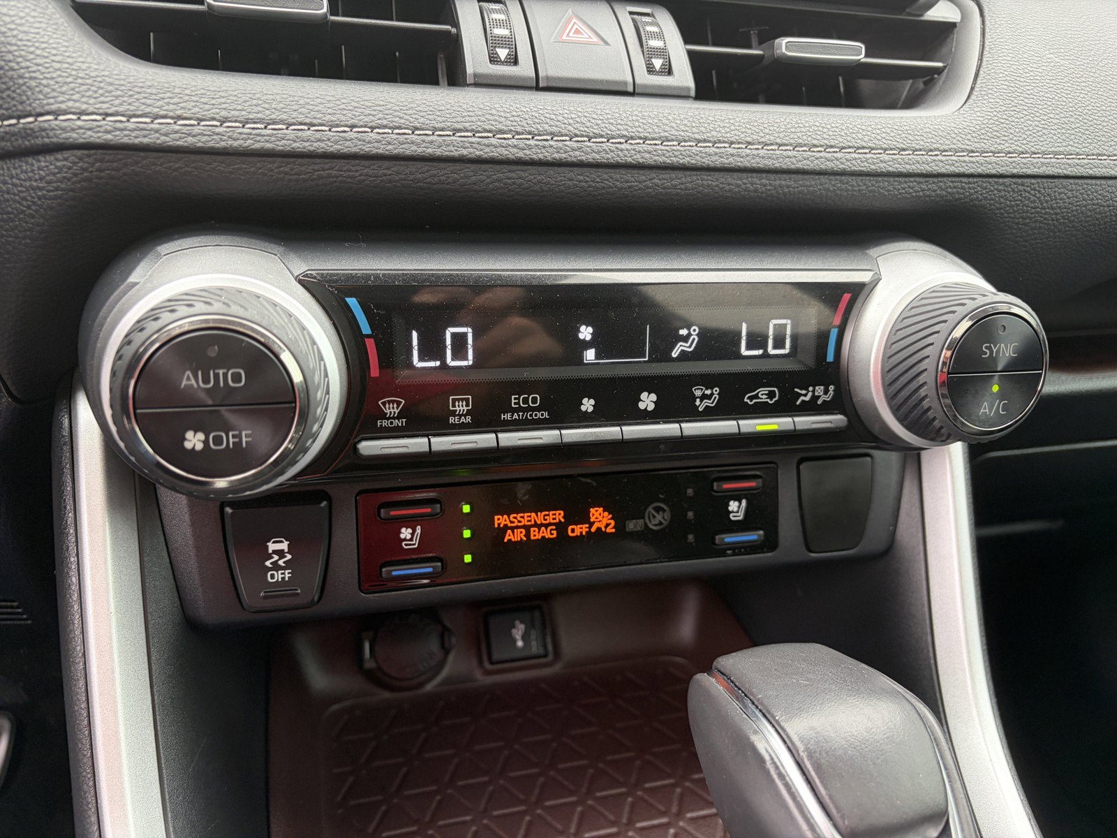 2020 Toyota RAV4 Limited - Photo 19