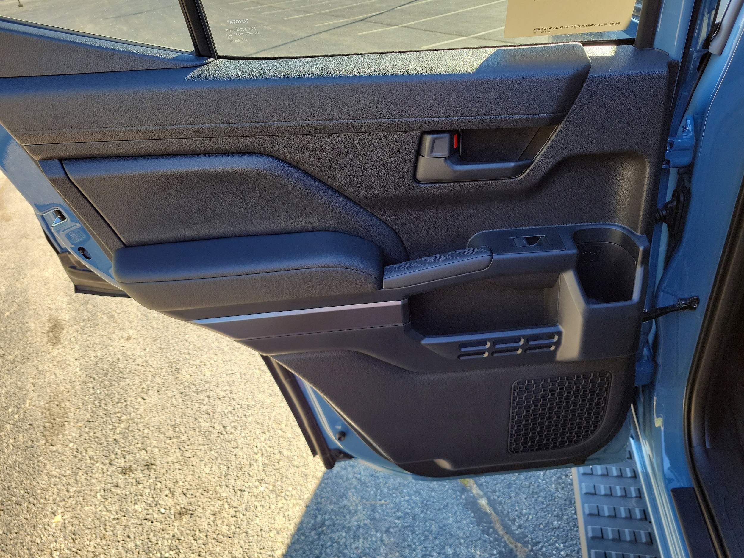 2025 Toyota 4Runner TRD Off-Road - Photo 8