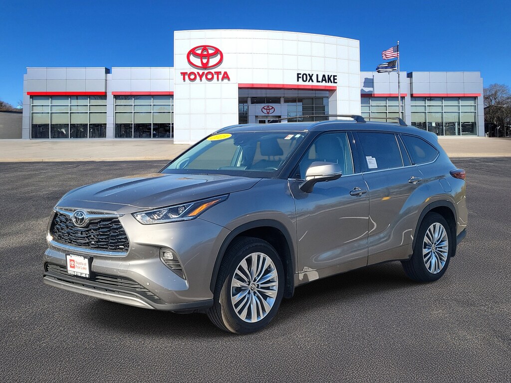 Used 2025 Toyota Highlander Hybrid Platinum Sport Utility