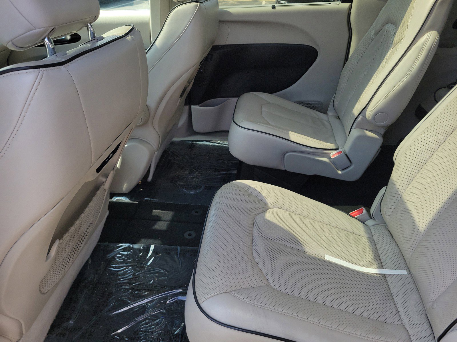 2021 Chrysler Pacifica Limited - Photo 11