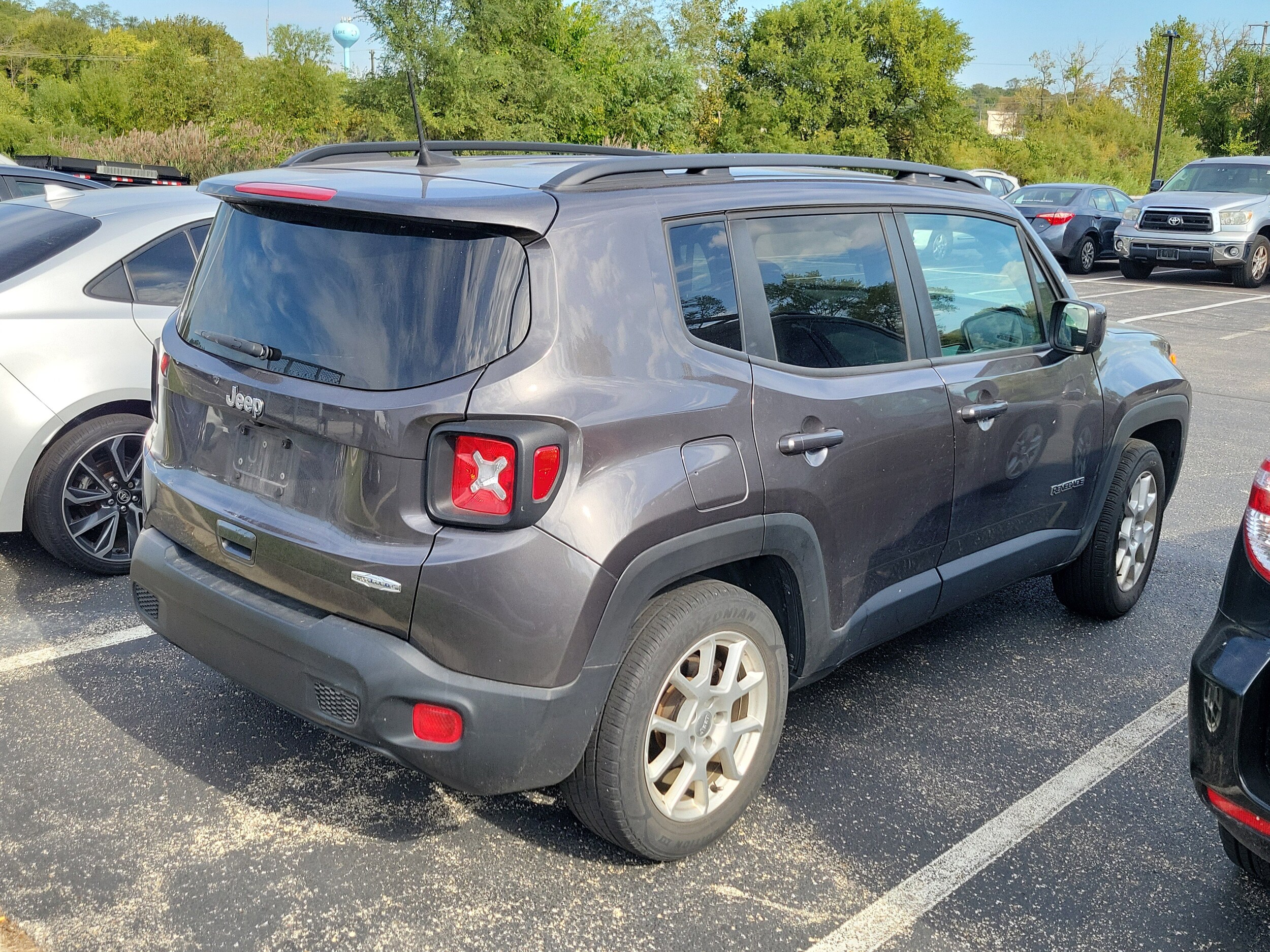 2019 Jeep Renegade Latitude North Edition photo 4