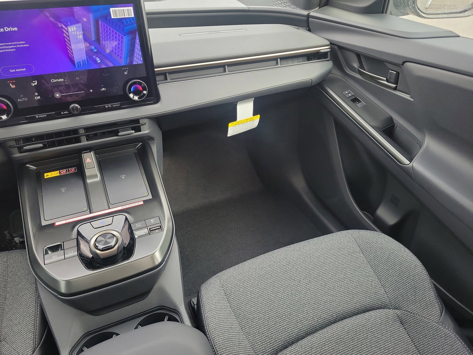 2026 Toyota bZ XLE - Photo 15
