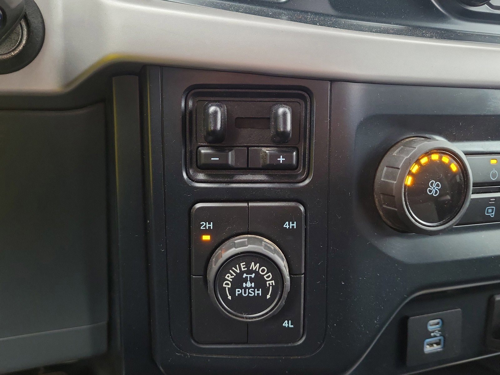 2023 Ford F-150 XL - Photo 13