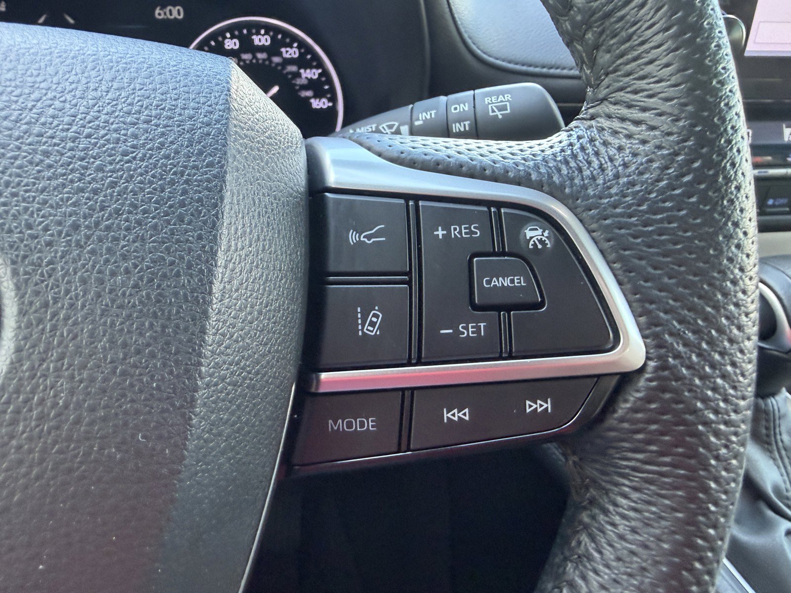 2023 Toyota Sienna Limited - Photo 17