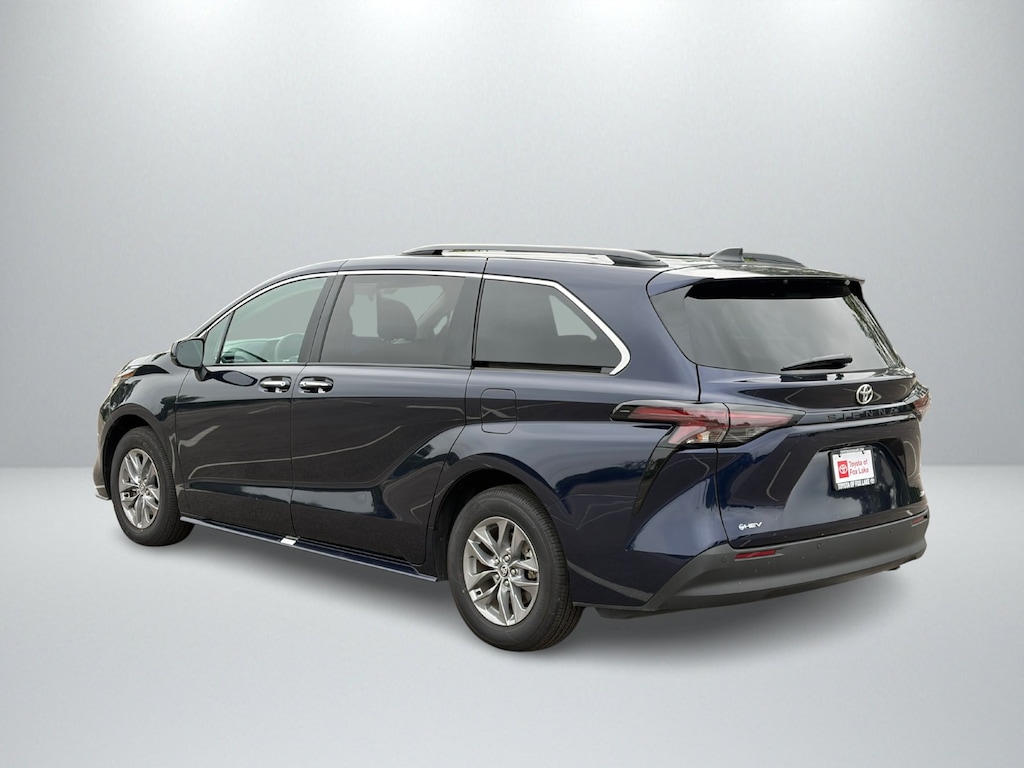 Used 2026 Toyota Sienna XLE Mini-van, Passenger
