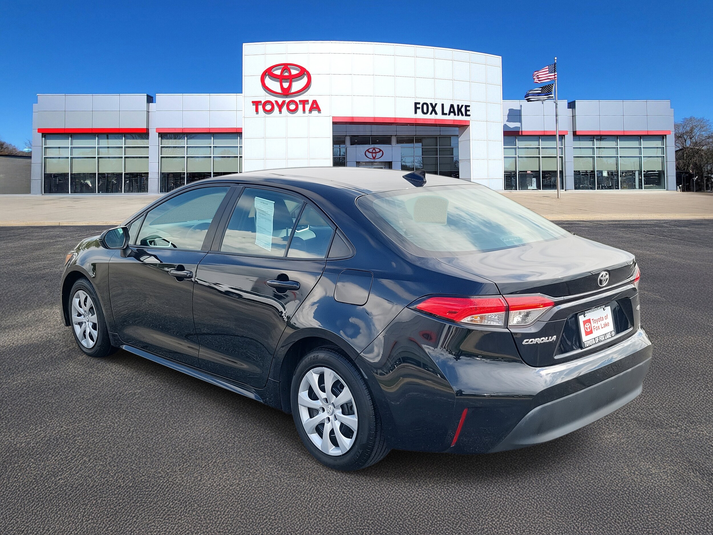 2023 Toyota Corolla LE photo 3