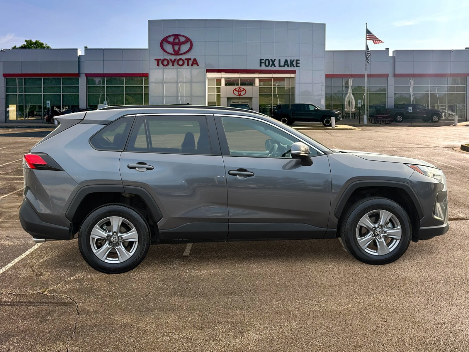 2025 Toyota RAV4 XLE - Photo 6