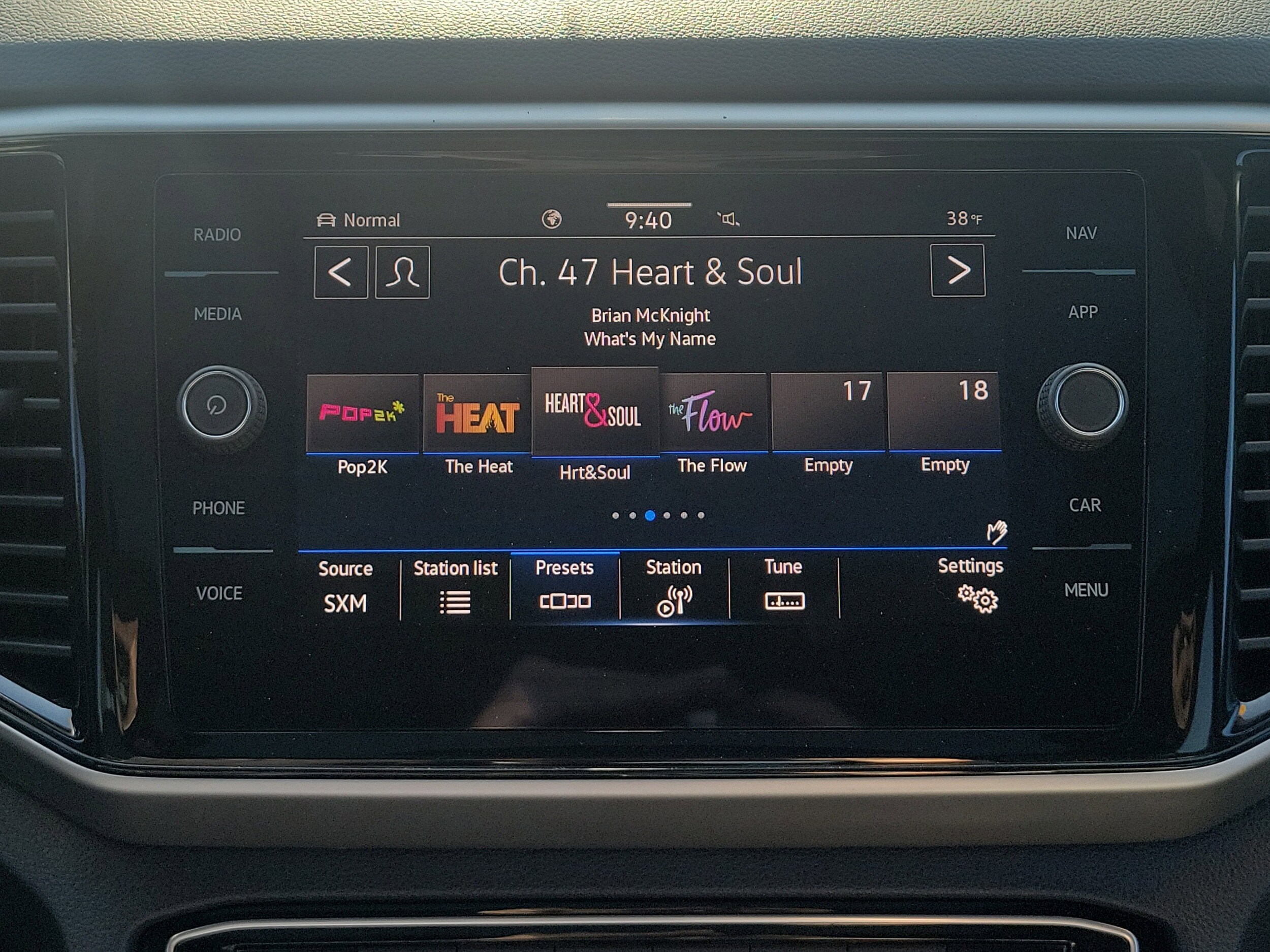 2023 Volkswagen Atlas Cross Sport SEL R-Line Black - Photo 30