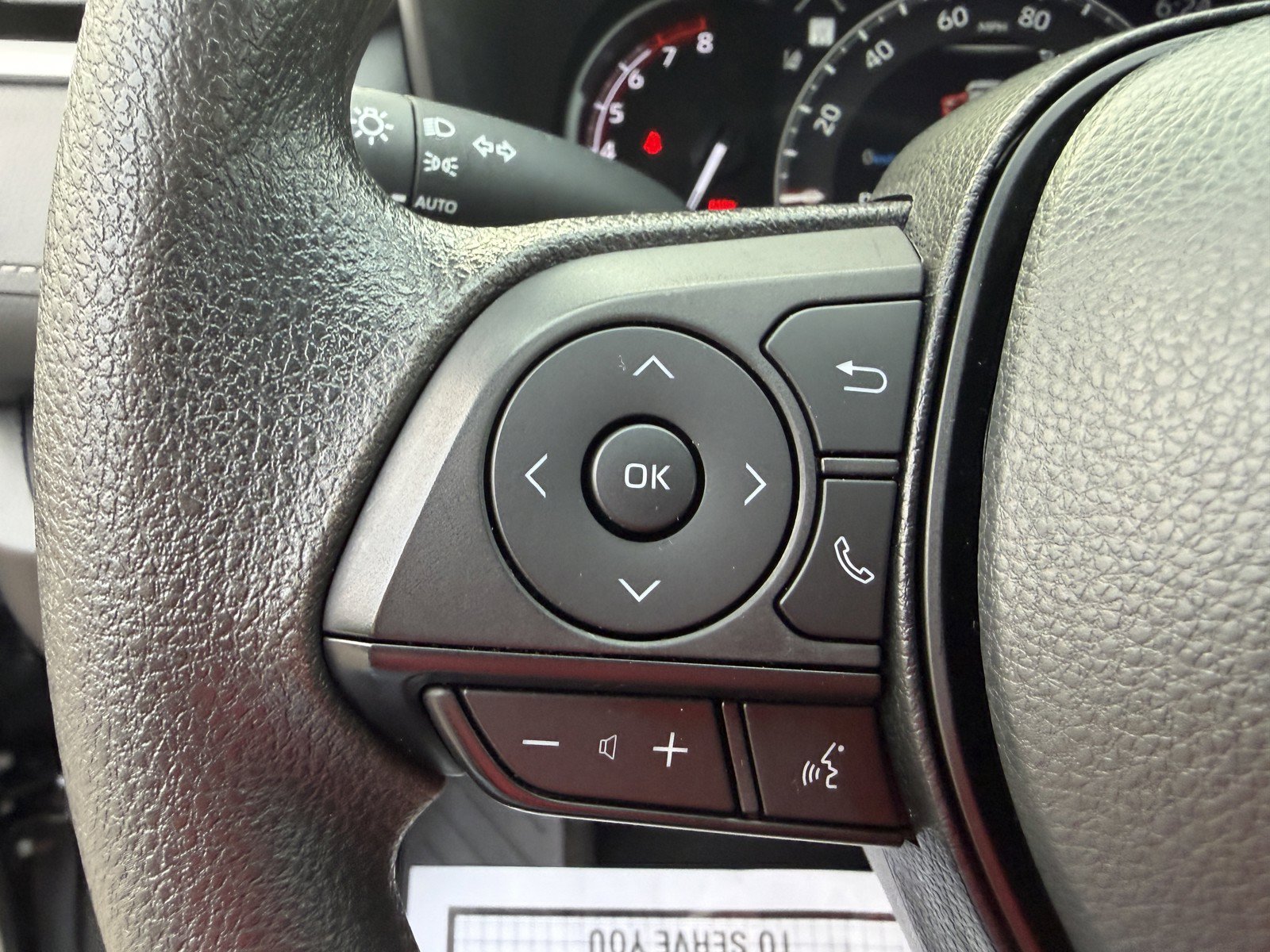 2025 Toyota RAV4 XLE - Photo 14