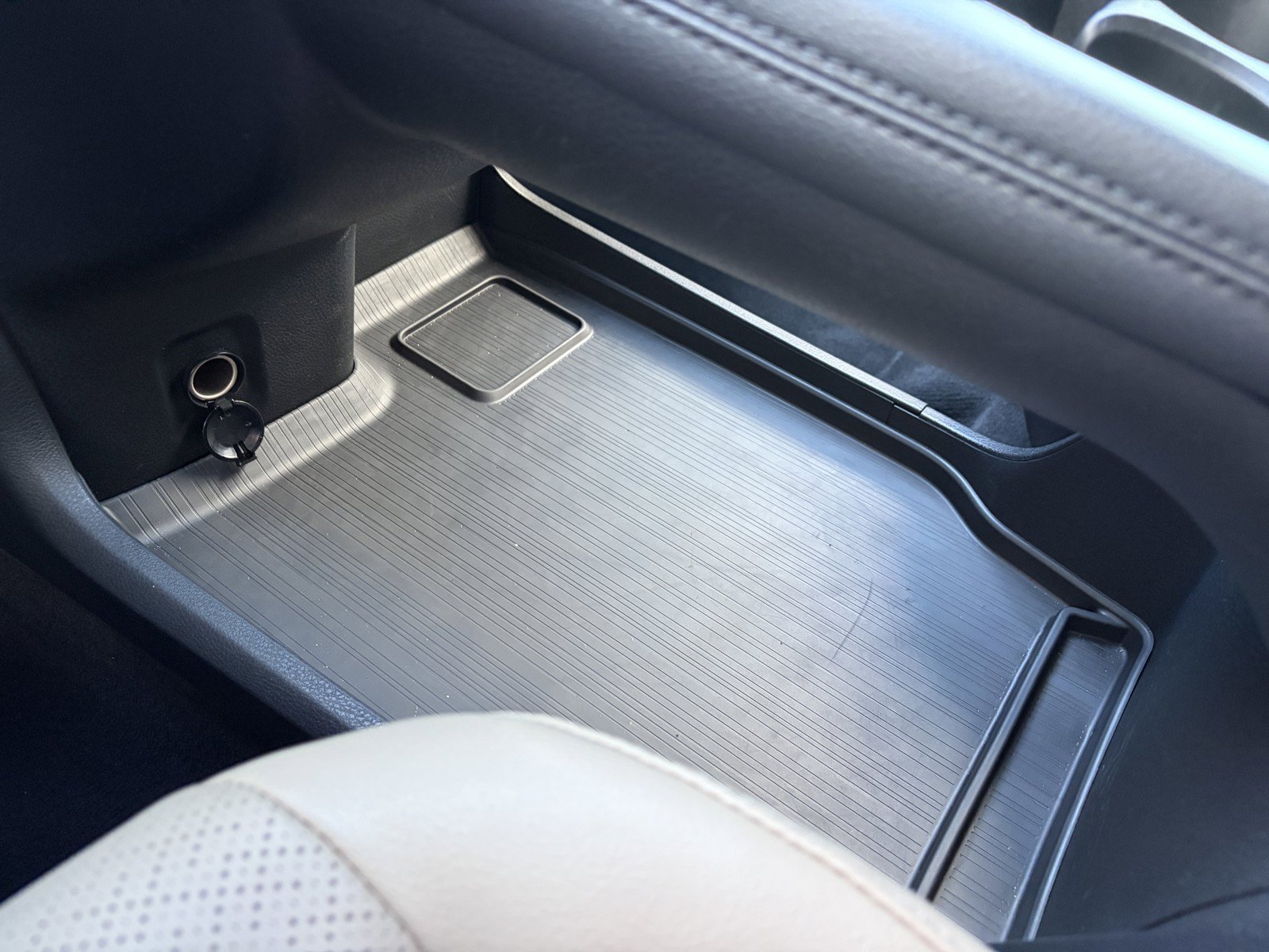 2023 Toyota Sienna Limited - Photo 23