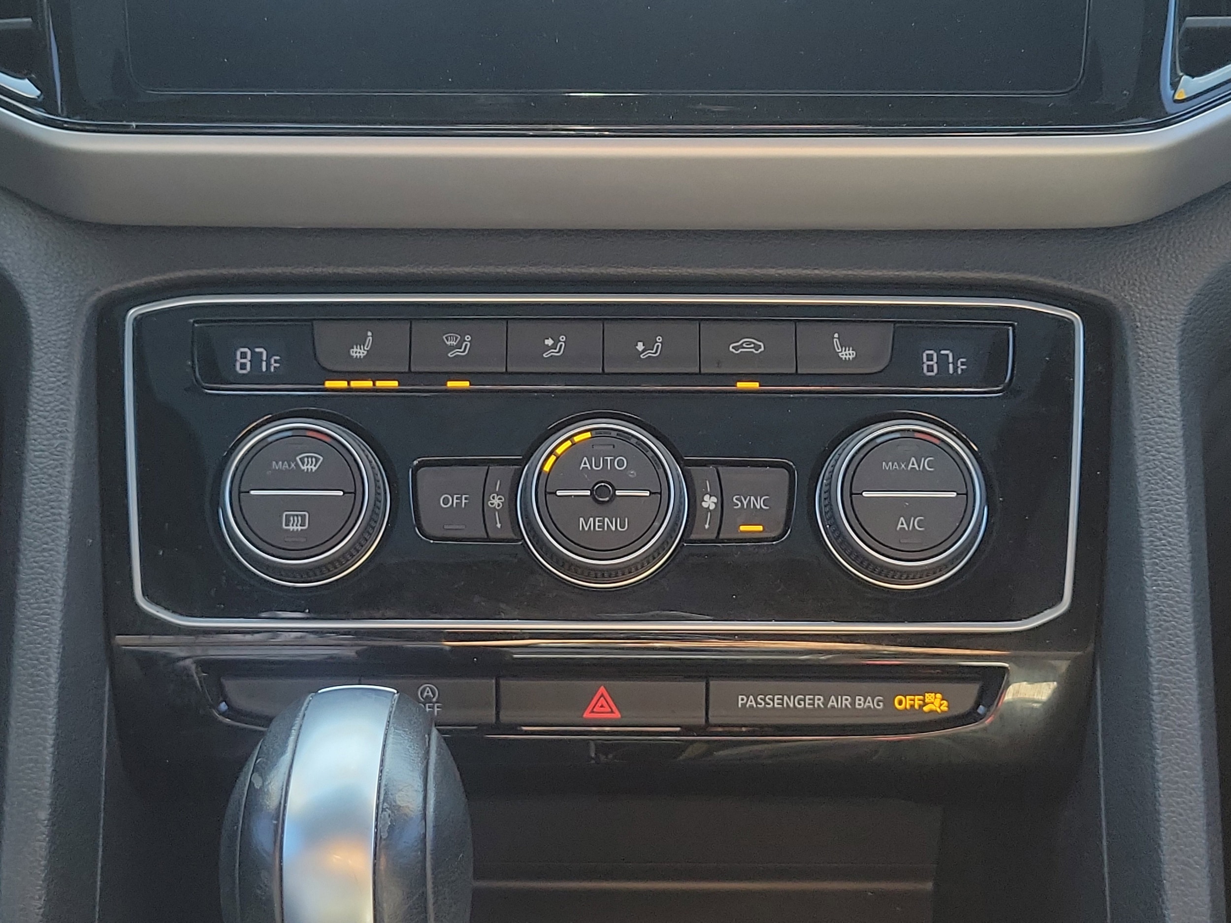 2023 Volkswagen Atlas Cross Sport SEL R-Line Black - Photo 32