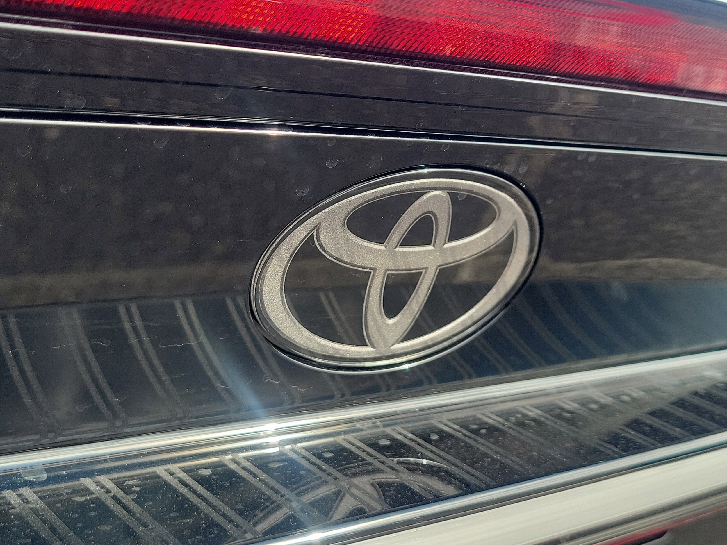 2026 Toyota Prius Plug-in Hybrid XSE Premium - Photo 6