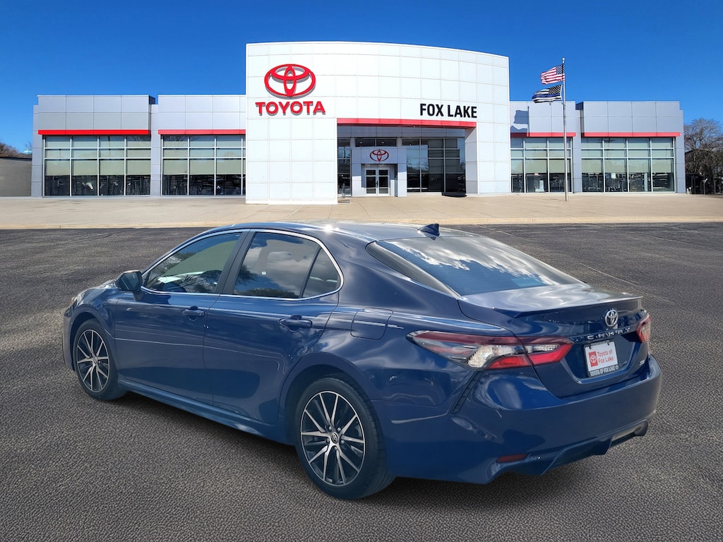 Used 2023 Toyota Camry SE Car