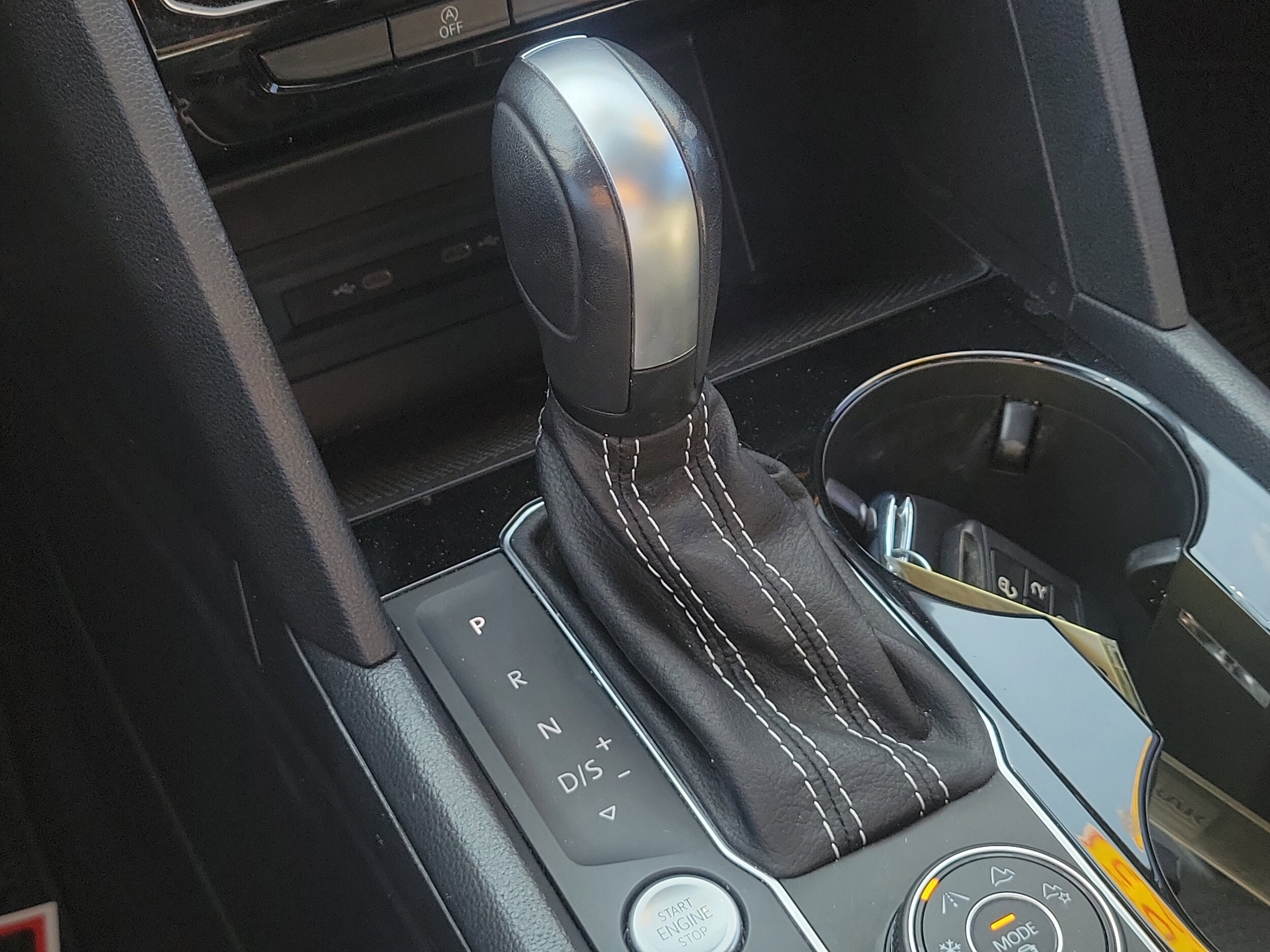 2023 Volkswagen Atlas Cross Sport SEL R-Line Black - Photo 35