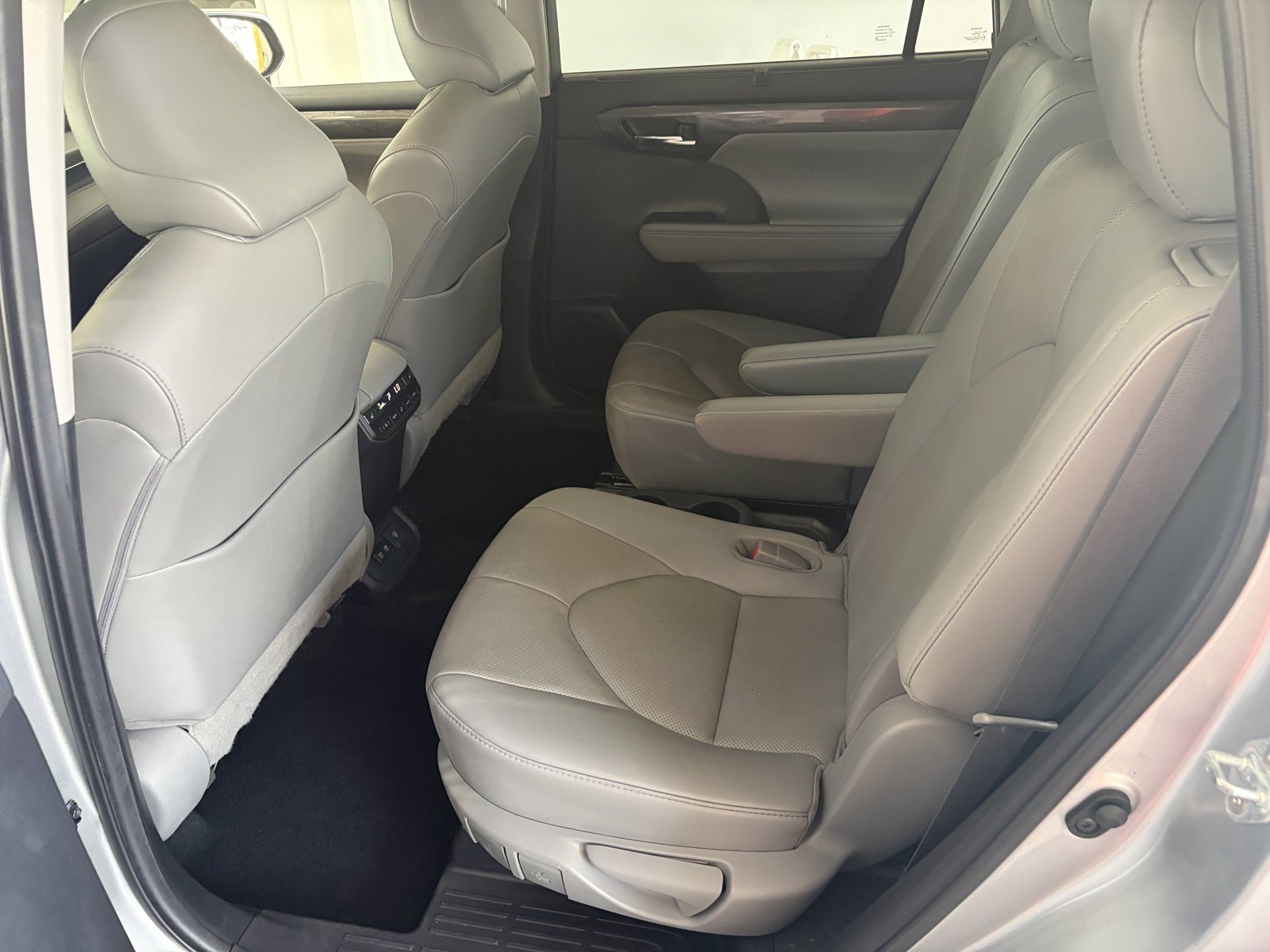 2021 Toyota Highlander Platinum - Photo 9