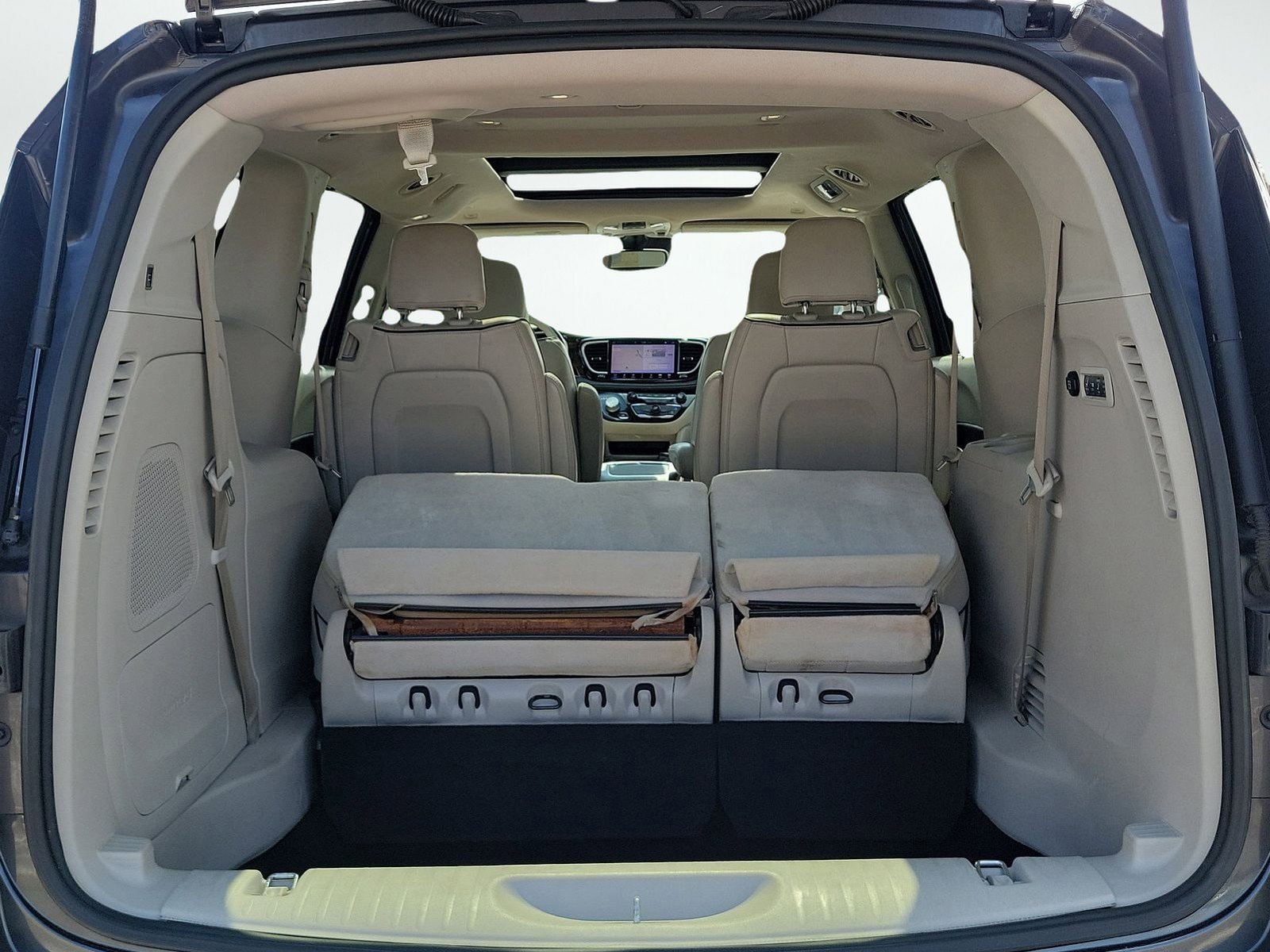 2021 Chrysler Pacifica Limited - Photo 8