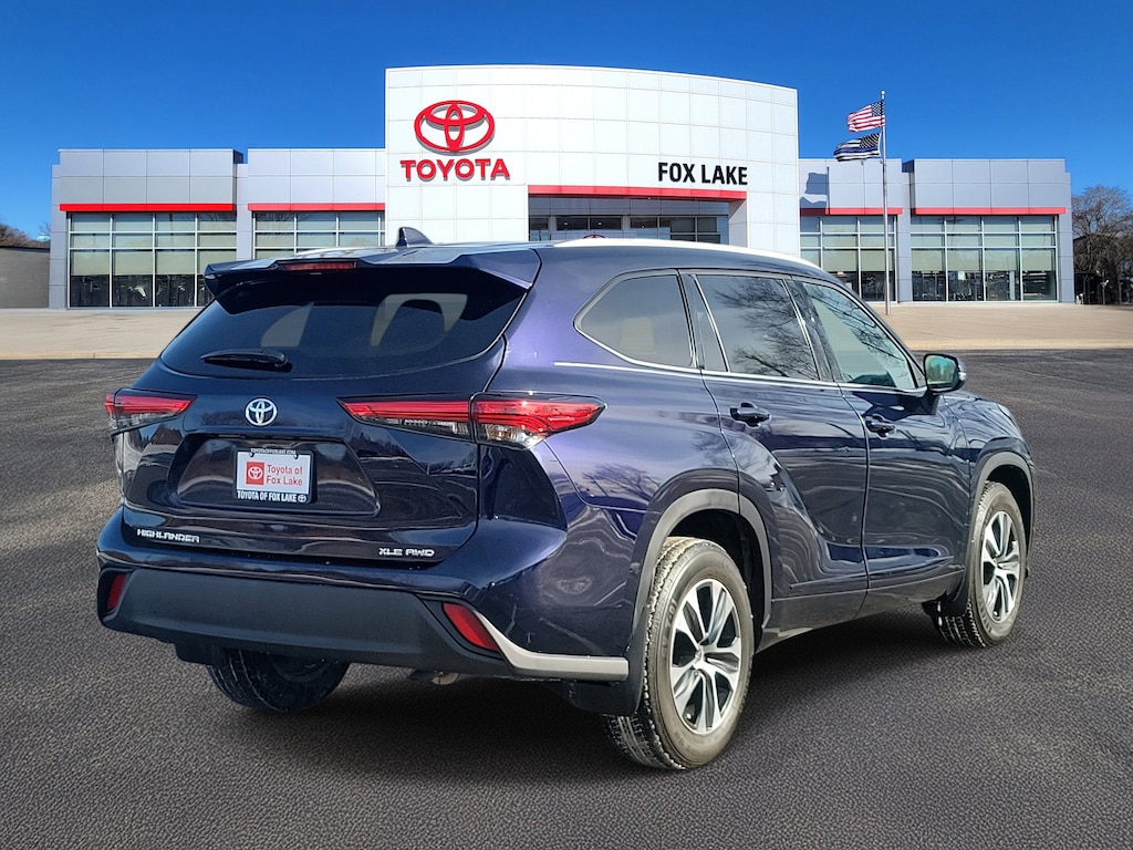 Used 2022 Toyota Highlander XLE Sport Utility