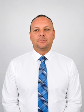 Staff member Tom  from ID_46b5937b7b64