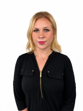 Staff member Anastasia from ID_6b0ae01cb6e8