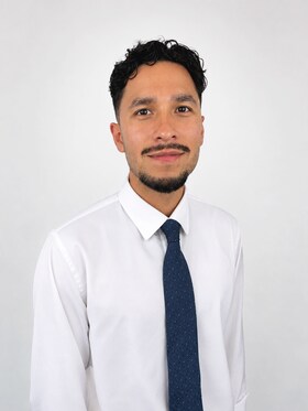 Staff member Omar  from ID_6b0ae01cb6e8