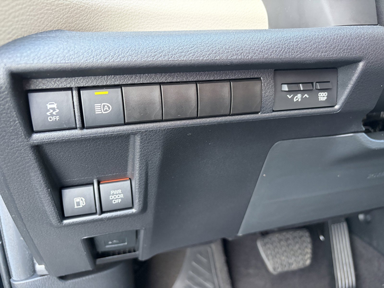 2023 Toyota Sienna Limited - Photo 27