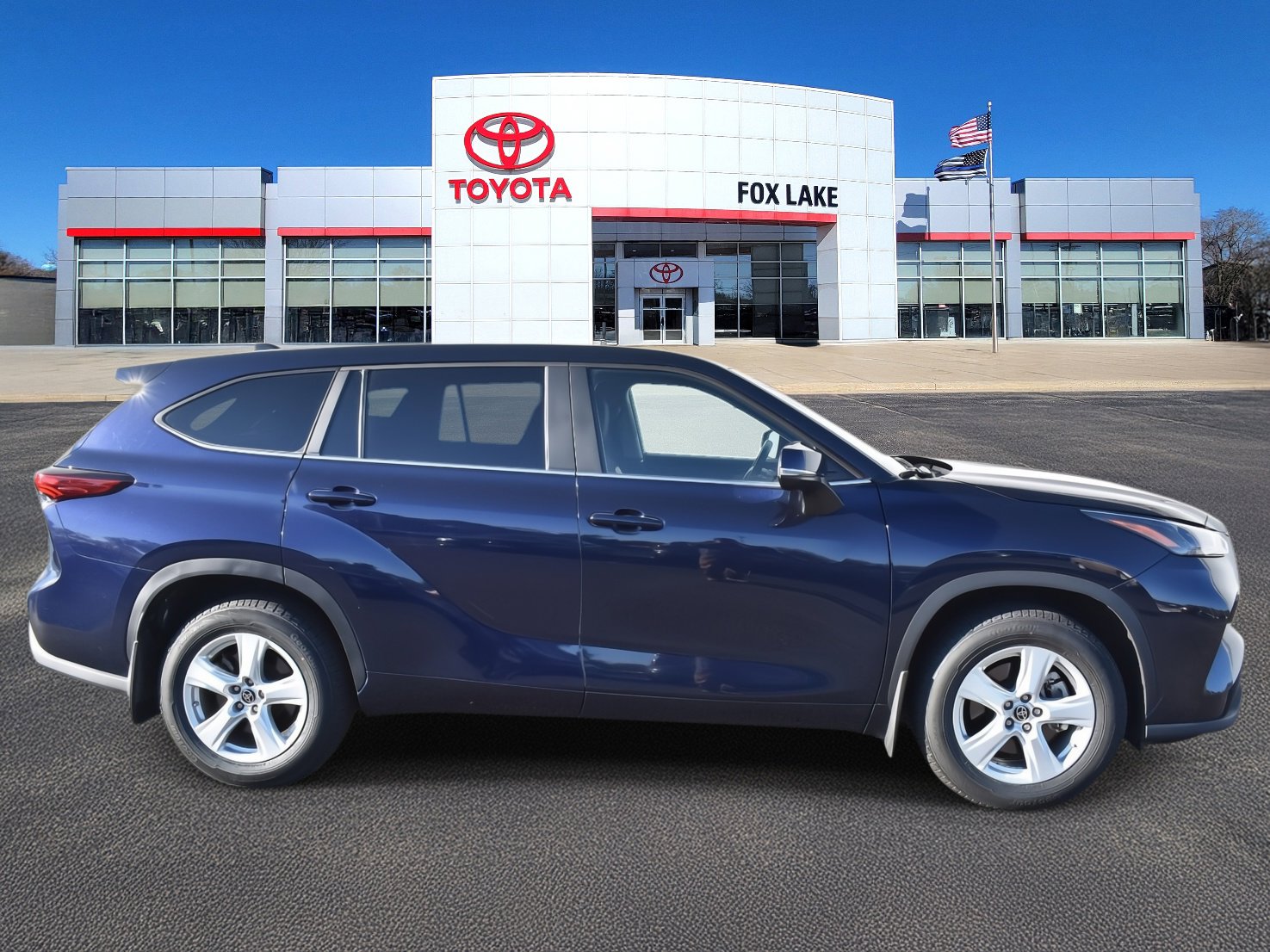 Used 2023 Toyota Highlander L with VIN 5TDKDRBH1PS013707 for sale in Fox Lake, IL